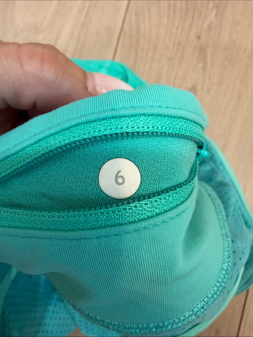 Lululemon shorts size 6. Great condition - Picture 4 of 5